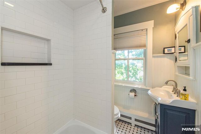 35 Brookside Avenue, Caldwell, NJ 07006