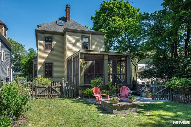 35 Brookside Avenue, Caldwell, NJ 07006