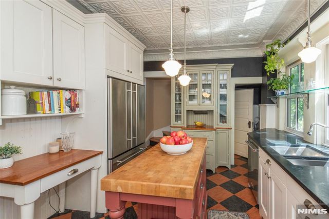 35 Brookside Avenue, Caldwell, NJ 07006