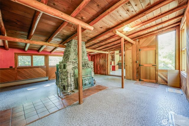 1790 W Valley Road, Chimacum, WA 98325