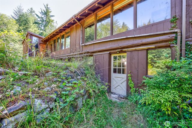1790 W Valley Road, Chimacum, WA 98325
