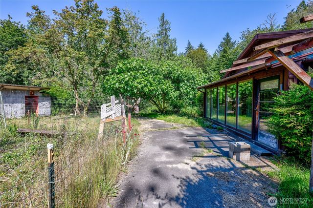 1790 W Valley Road, Chimacum, WA 98325