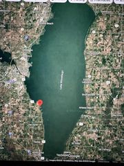 5582 Lake ROAD, Oshkosh, WI 54902