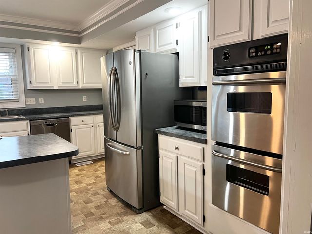 8545 Greendale Drive, Evansville, IN 47711