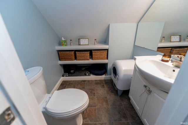 8545 Greendale Drive, Evansville, IN 47711