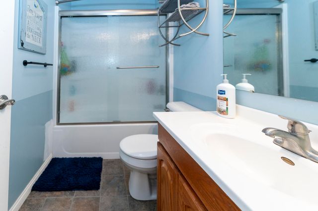 8545 Greendale Drive, Evansville, IN 47711