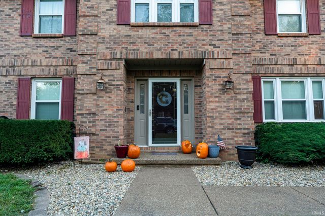 8545 Greendale Drive, Evansville, IN 47711