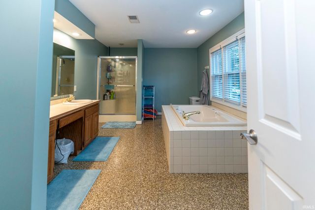 8545 Greendale Drive, Evansville, IN 47711