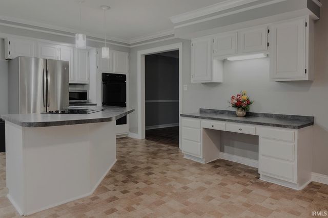 8545 Greendale Drive, Evansville, IN 47711