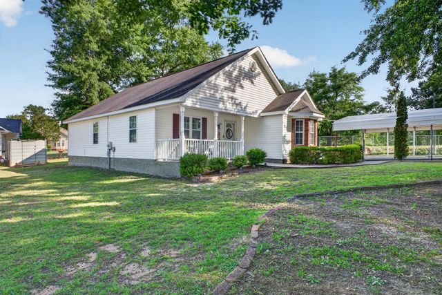 634 Chesterfield Street N, Aiken, SC 29801