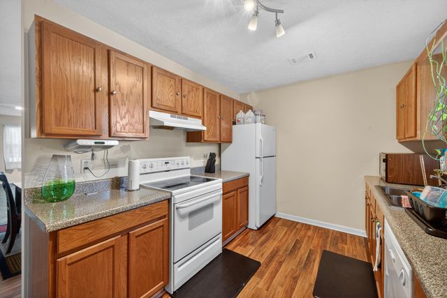 634 Chesterfield Street N, Aiken, SC 29801