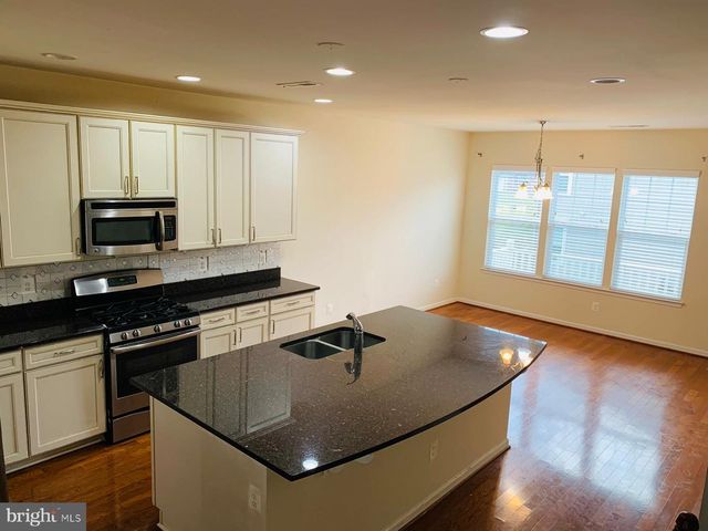 25550 FELTRE TER, Chantilly, VA 20152