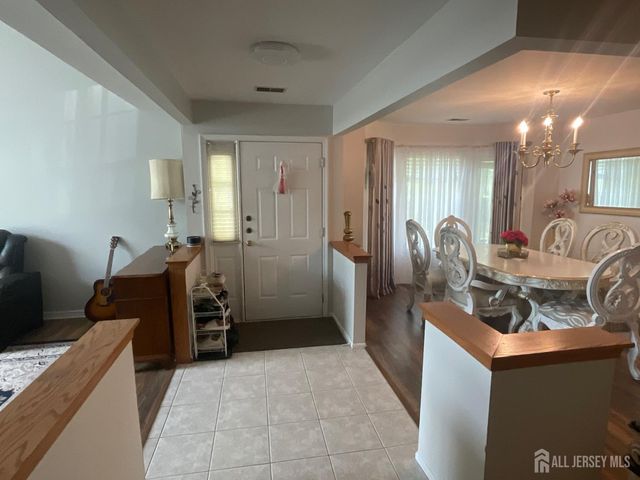 17 Tuthill Court, Sayreville, NJ 08872