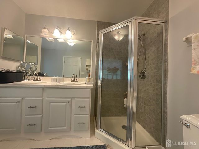 17 Tuthill Court, Sayreville, NJ 08872