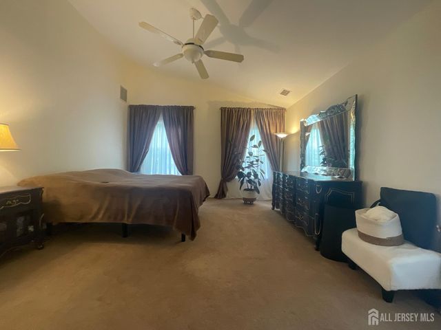17 Tuthill Court, Sayreville, NJ 08872