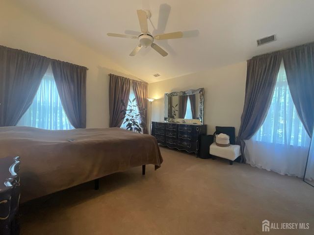 17 Tuthill Court, Sayreville, NJ 08872