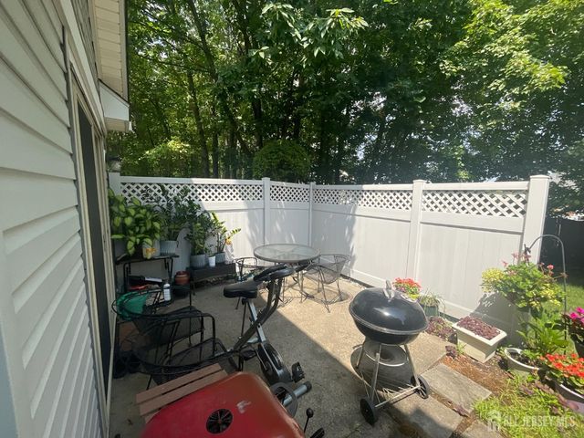 17 Tuthill Court, Sayreville, NJ 08872