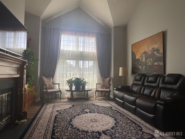 17 Tuthill Court, Sayreville, NJ 08872