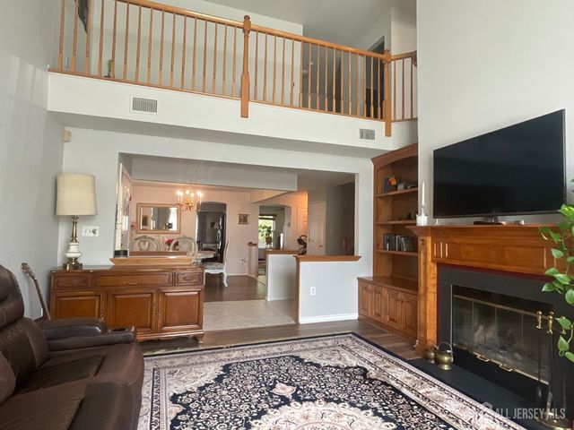17 Tuthill Court, Sayreville, NJ 08872