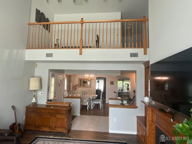 17 Tuthill Court, Sayreville, NJ 08872