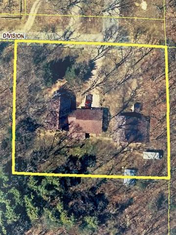 711 Division Street, Update, MI 49626