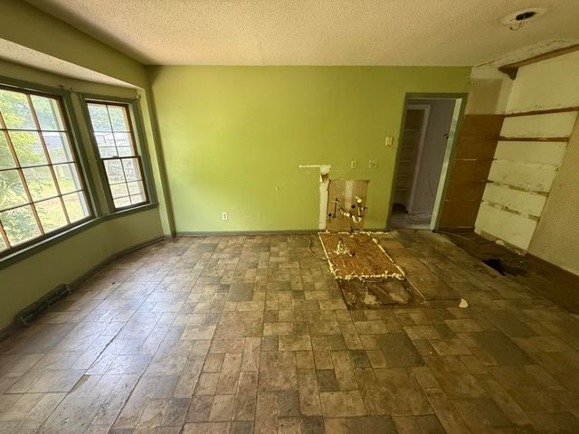 402 Kershaw Road, Summerville, SC 29486