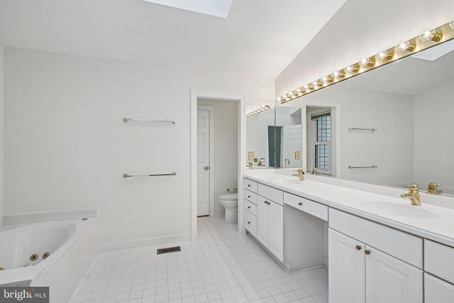 11928 PARKSIDE DR, Fairfax, VA 22033