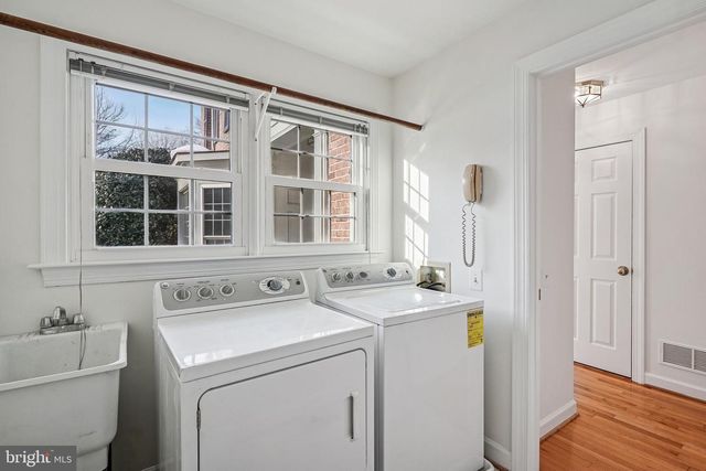 11928 PARKSIDE DR, Fairfax, VA 22033