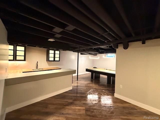 836 E Elza Avenue, Hazel Park, MI 48030