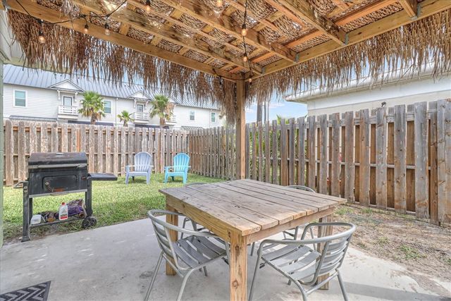 134 N Alister St 2, Port Aransas, TX 78373
