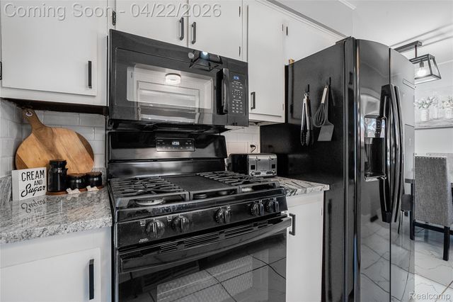 5845 Centralia Street, Dearborn Heights, MI 48127