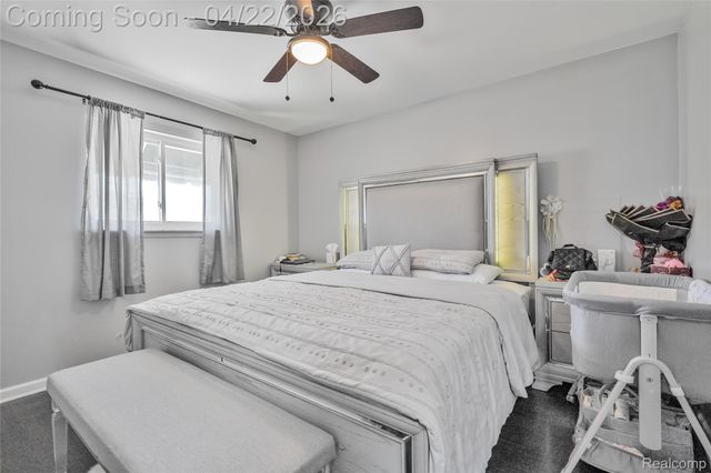 5845 Centralia Street, Dearborn Heights, MI 48127