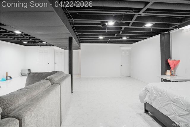 5845 Centralia Street, Dearborn Heights, MI 48127