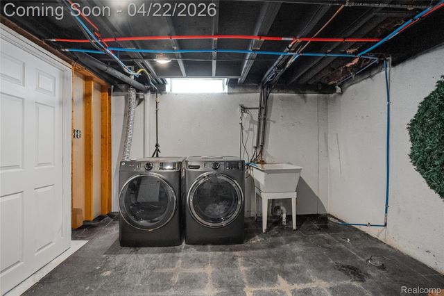 5845 Centralia Street, Dearborn Heights, MI 48127