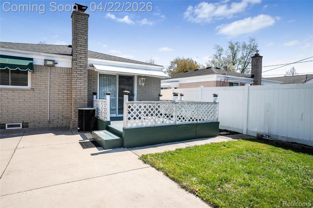 5845 Centralia Street, Dearborn Heights, MI 48127