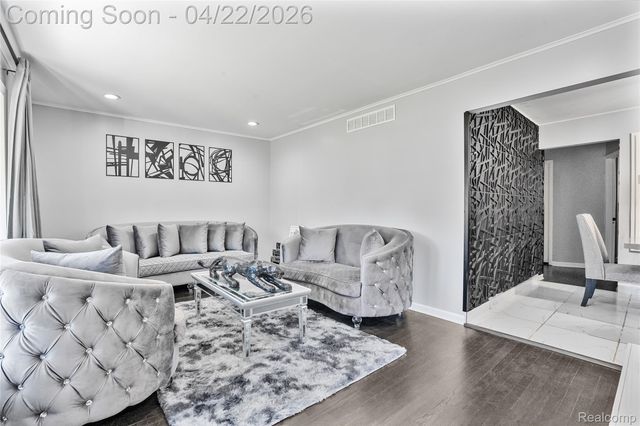 5845 Centralia Street, Dearborn Heights, MI 48127