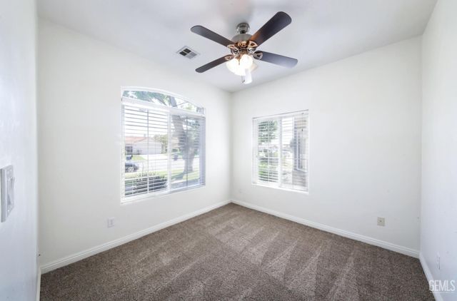12420 Mauna Loa Avenue, Bakersfield, CA 93312