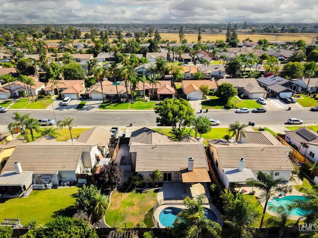 12420 Mauna Loa Avenue, Bakersfield, CA 93312