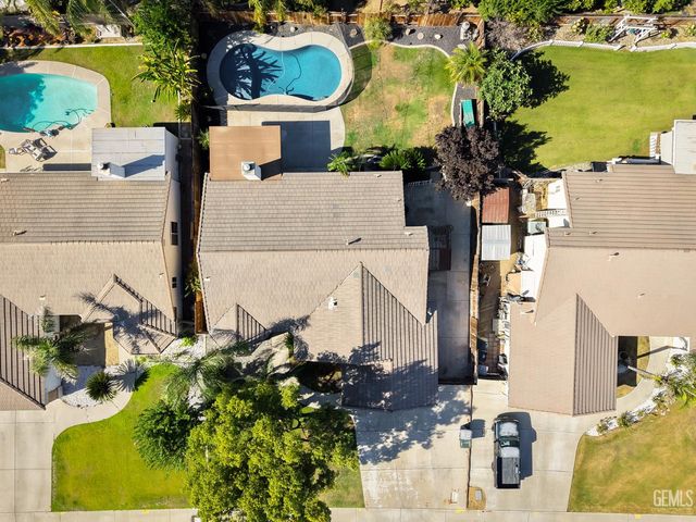 12420 Mauna Loa Avenue, Bakersfield, CA 93312
