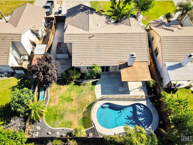 12420 Mauna Loa Avenue, Bakersfield, CA 93312