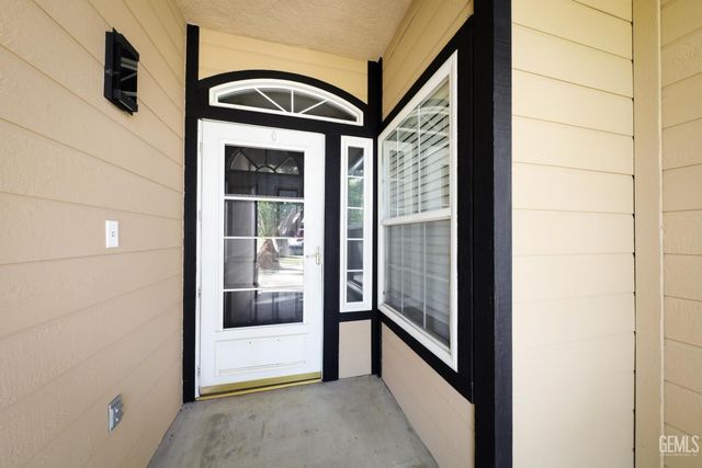 12420 Mauna Loa Avenue, Bakersfield, CA 93312