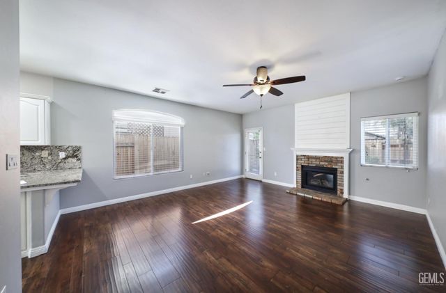 12420 Mauna Loa Avenue, Bakersfield, CA 93312