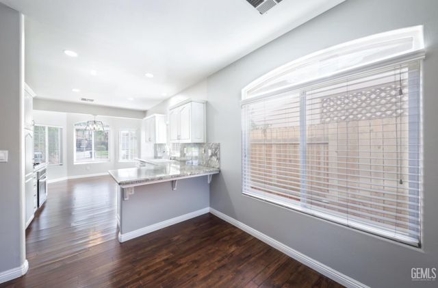 12420 Mauna Loa Avenue, Bakersfield, CA 93312