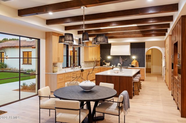 4605 E ROCKRIDGE Road, Phoenix, AZ 85018