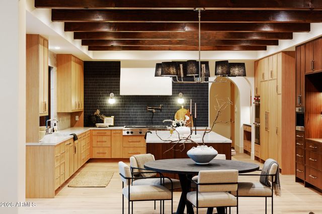 4605 E ROCKRIDGE Road, Phoenix, AZ 85018