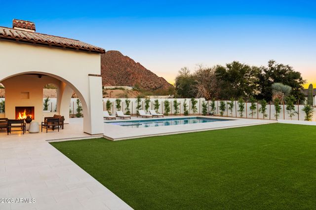 4605 E ROCKRIDGE Road, Phoenix, AZ 85018