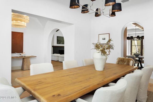 4605 E ROCKRIDGE Road, Phoenix, AZ 85018