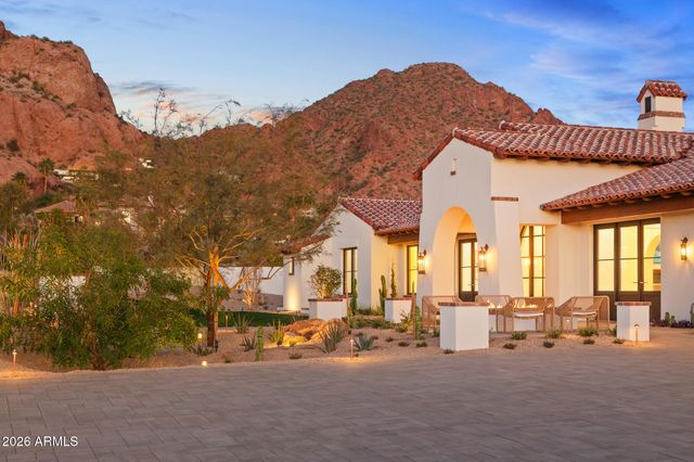 4605 E ROCKRIDGE Road, Phoenix, AZ 85018