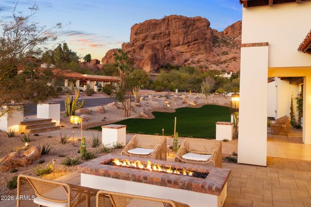 4605 E ROCKRIDGE Road, Phoenix, AZ 85018