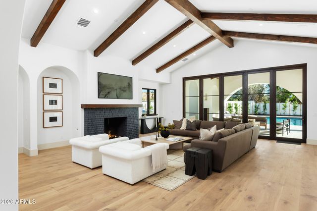 4605 E ROCKRIDGE Road, Phoenix, AZ 85018